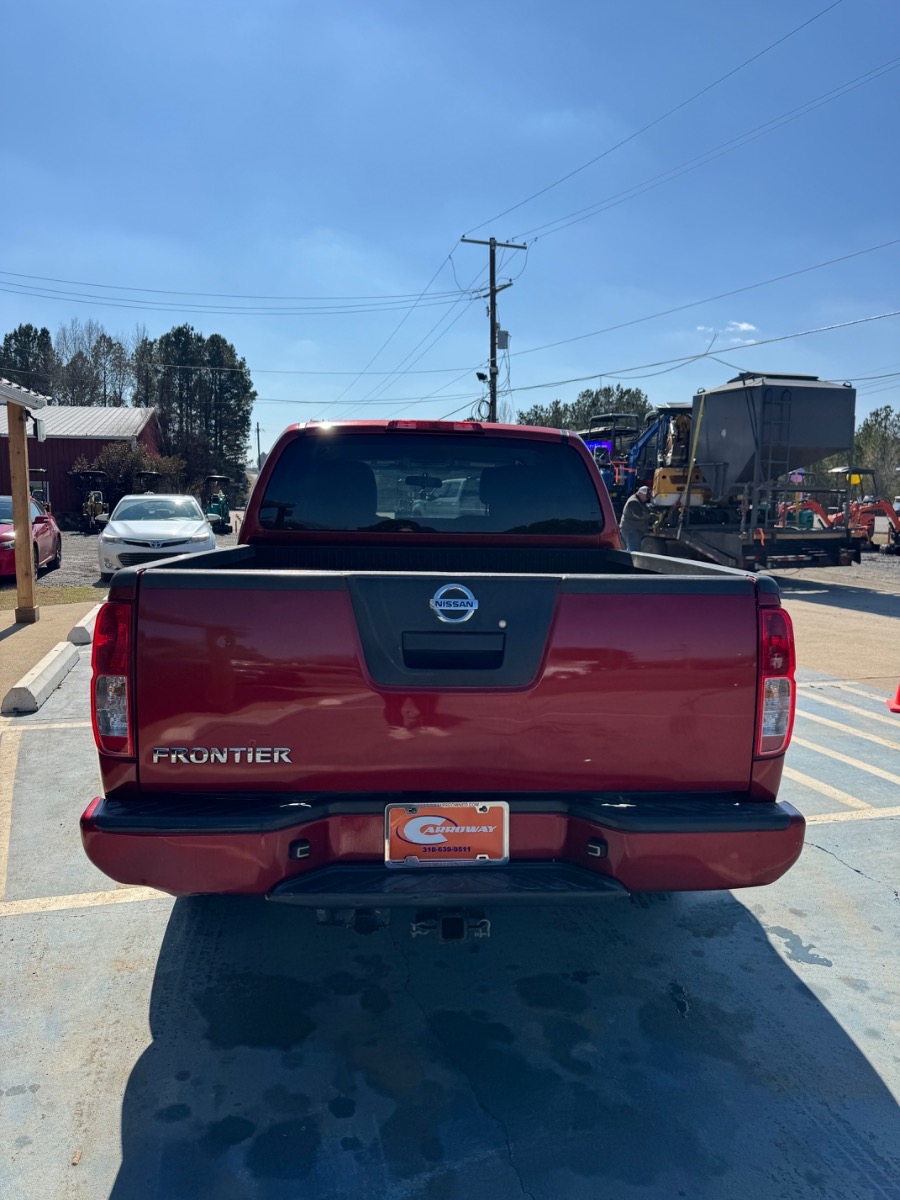 Nissan Frontier 2WD Crew Cab SWB Auto SV 2012