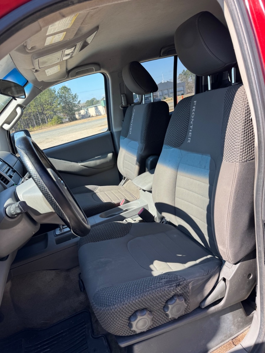 Nissan Frontier 2WD Crew Cab SWB Auto SV 2012