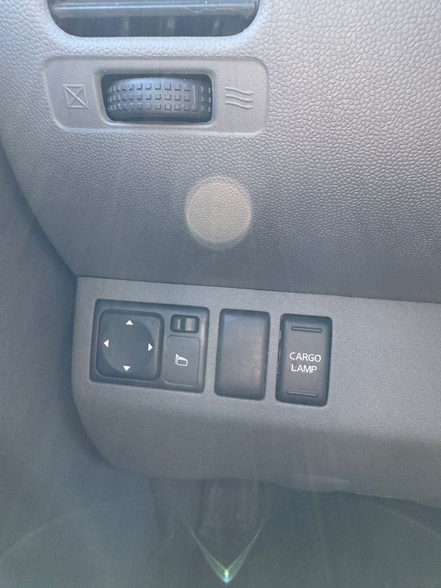 Nissan Frontier 2WD Crew Cab SWB Auto SV 2012