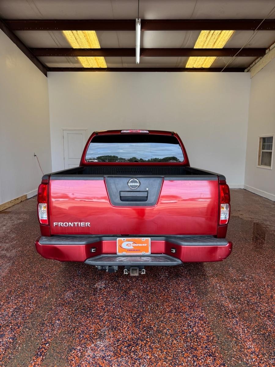 Nissan Frontier 2WD Crew Cab SWB Auto SV 2012