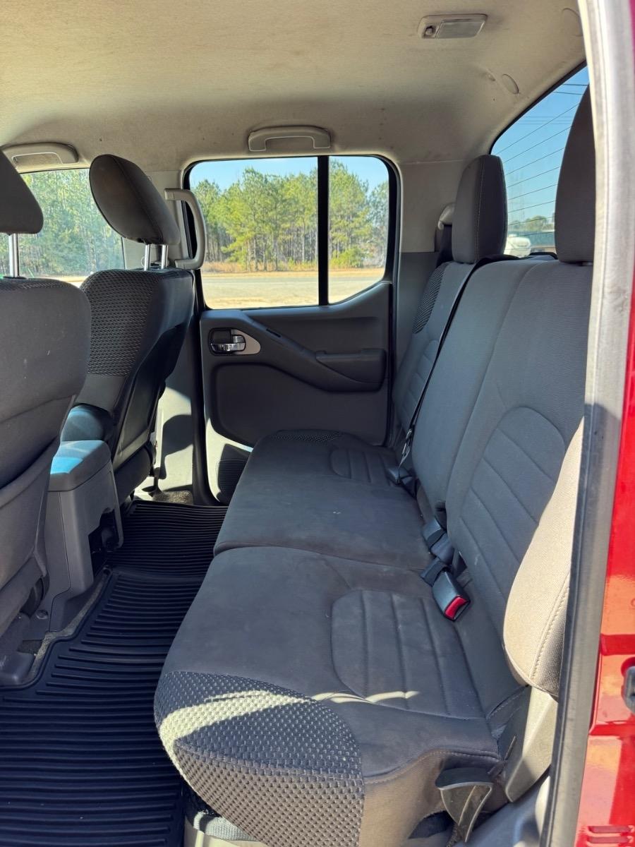 Nissan Frontier 2WD Crew Cab SWB Auto SV 2012