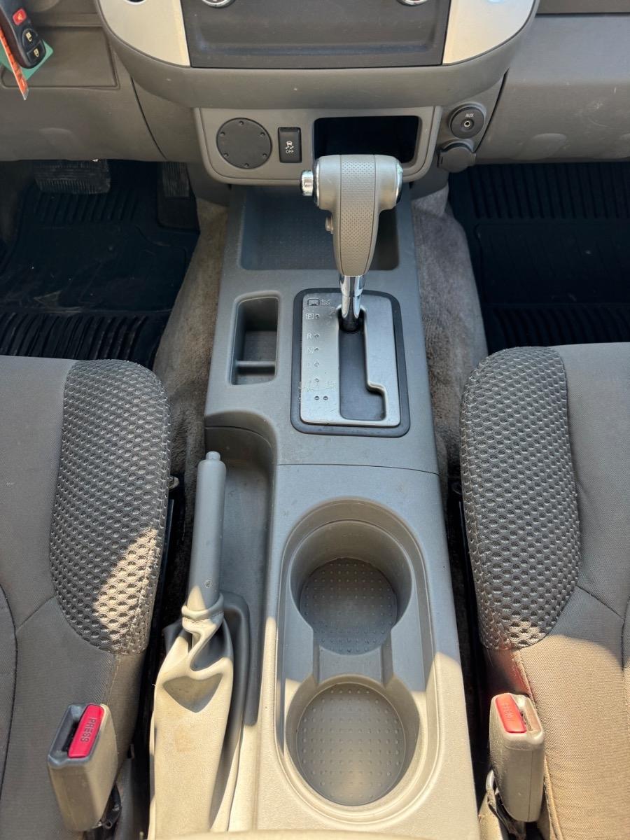 Nissan Frontier 2WD Crew Cab SWB Auto SV 2012