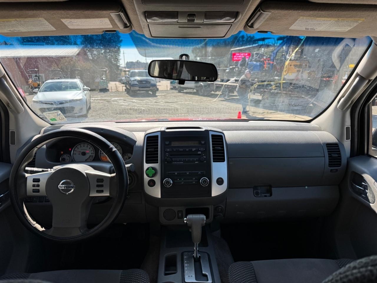 Nissan Frontier 2WD Crew Cab SWB Auto SV 2012