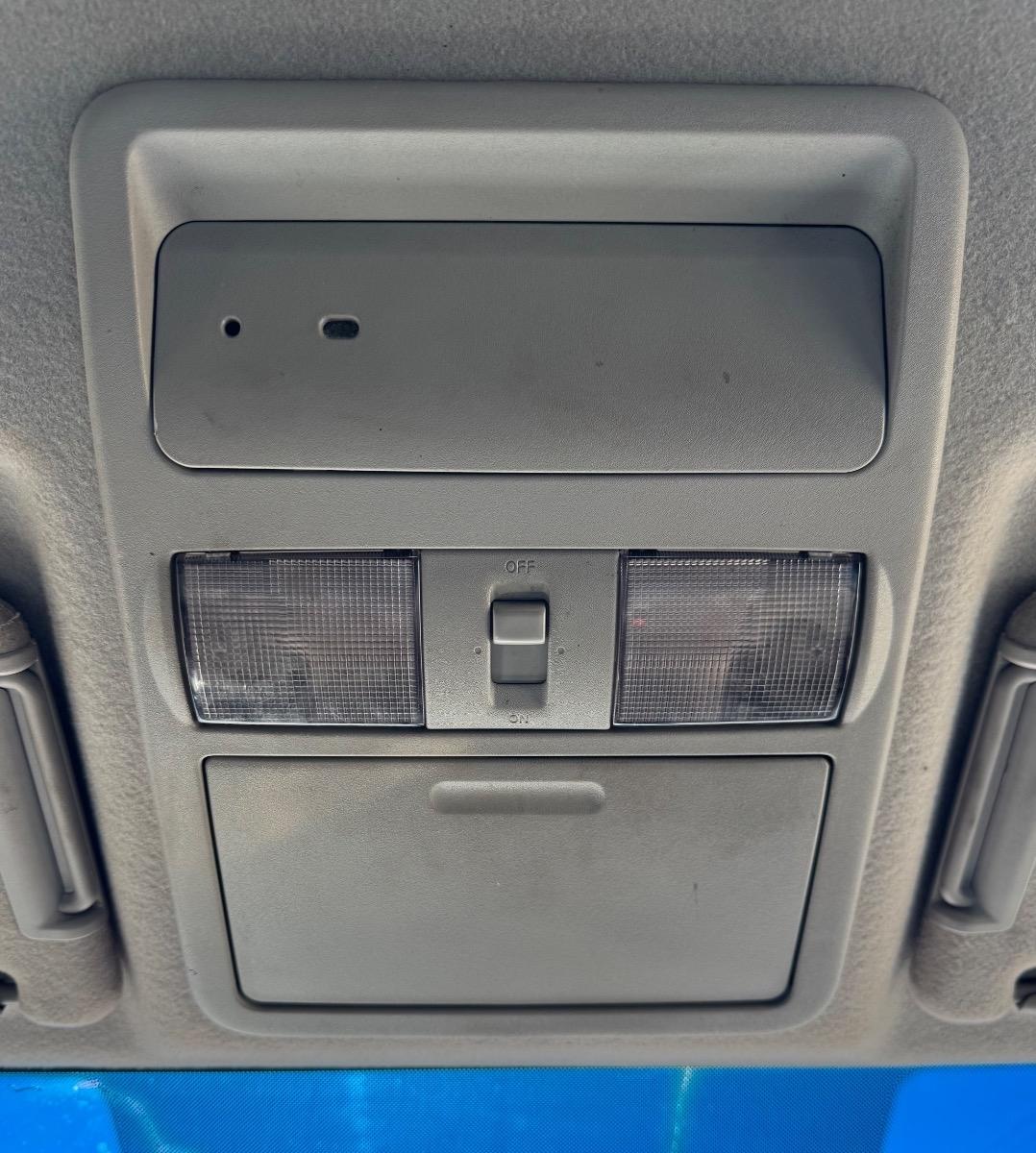 Nissan Frontier 2WD Crew Cab SWB Auto SV 2012