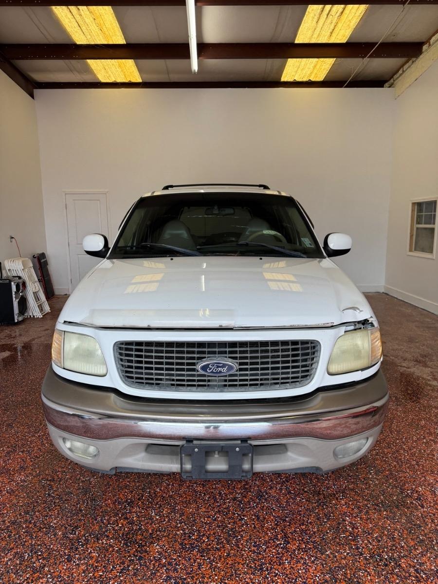 Ford Expedition 119" WB Eddie Bauer 2002