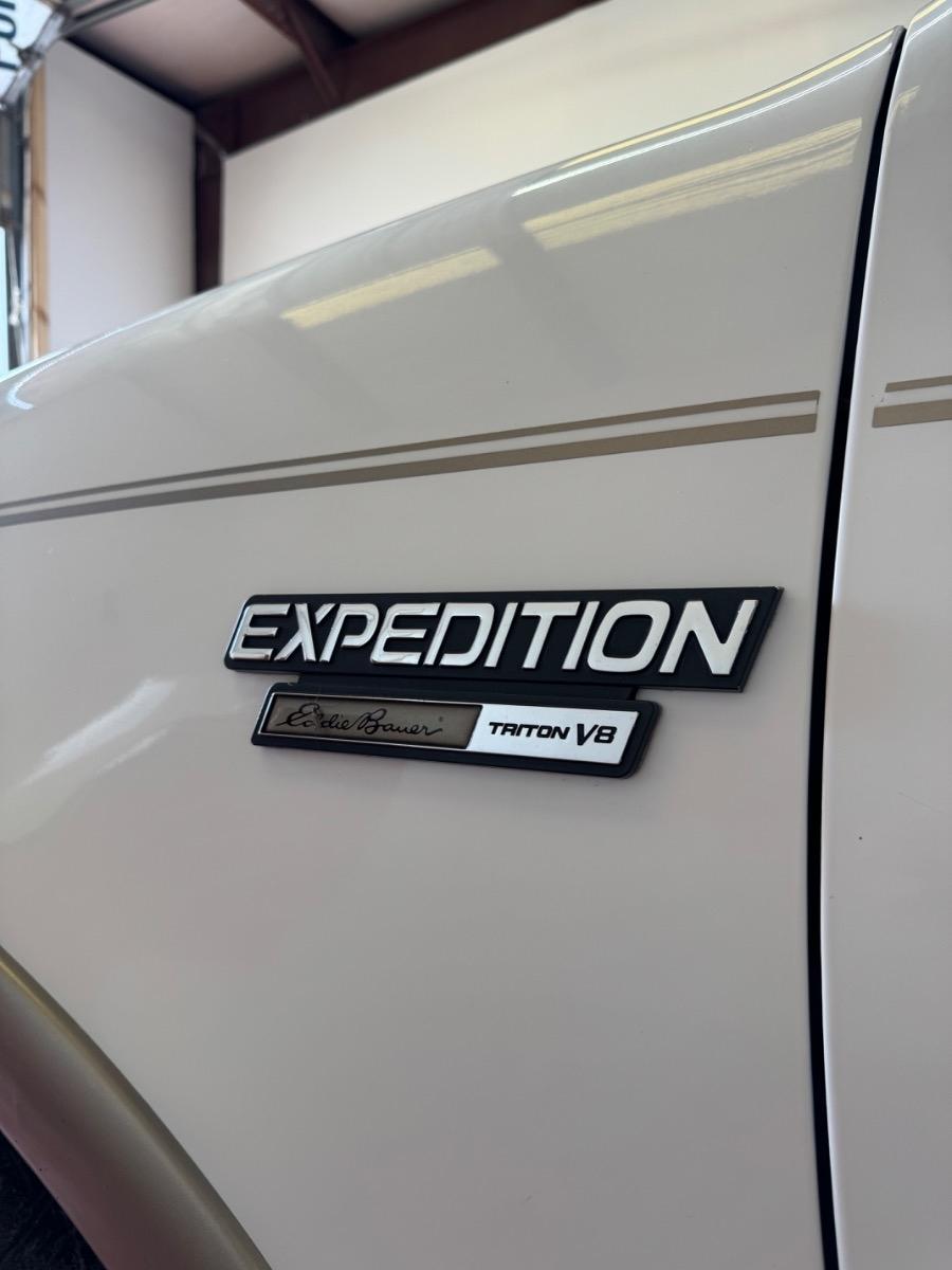 Ford Expedition 119" WB Eddie Bauer 2002