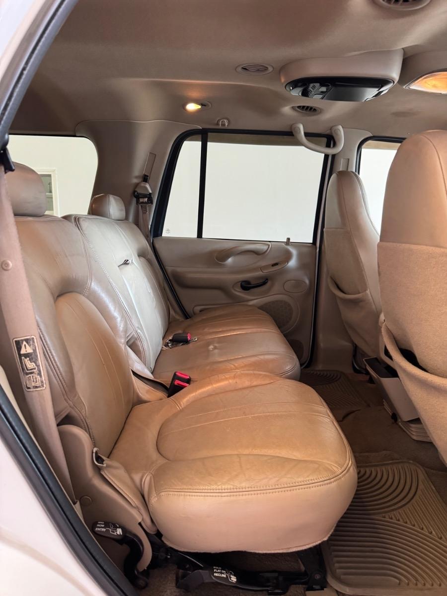 Ford Expedition 119" WB Eddie Bauer 2002