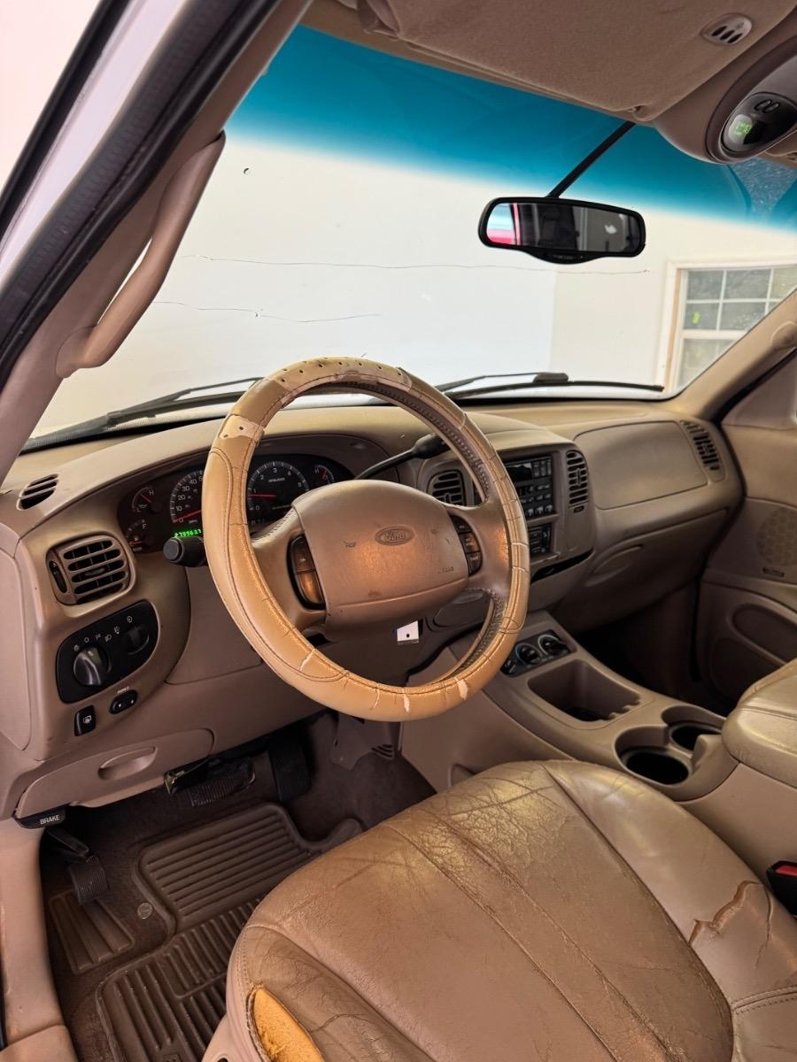 Ford Expedition 119" WB Eddie Bauer 2002