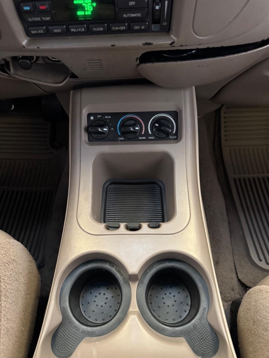 Ford Expedition 119" WB Eddie Bauer 2002