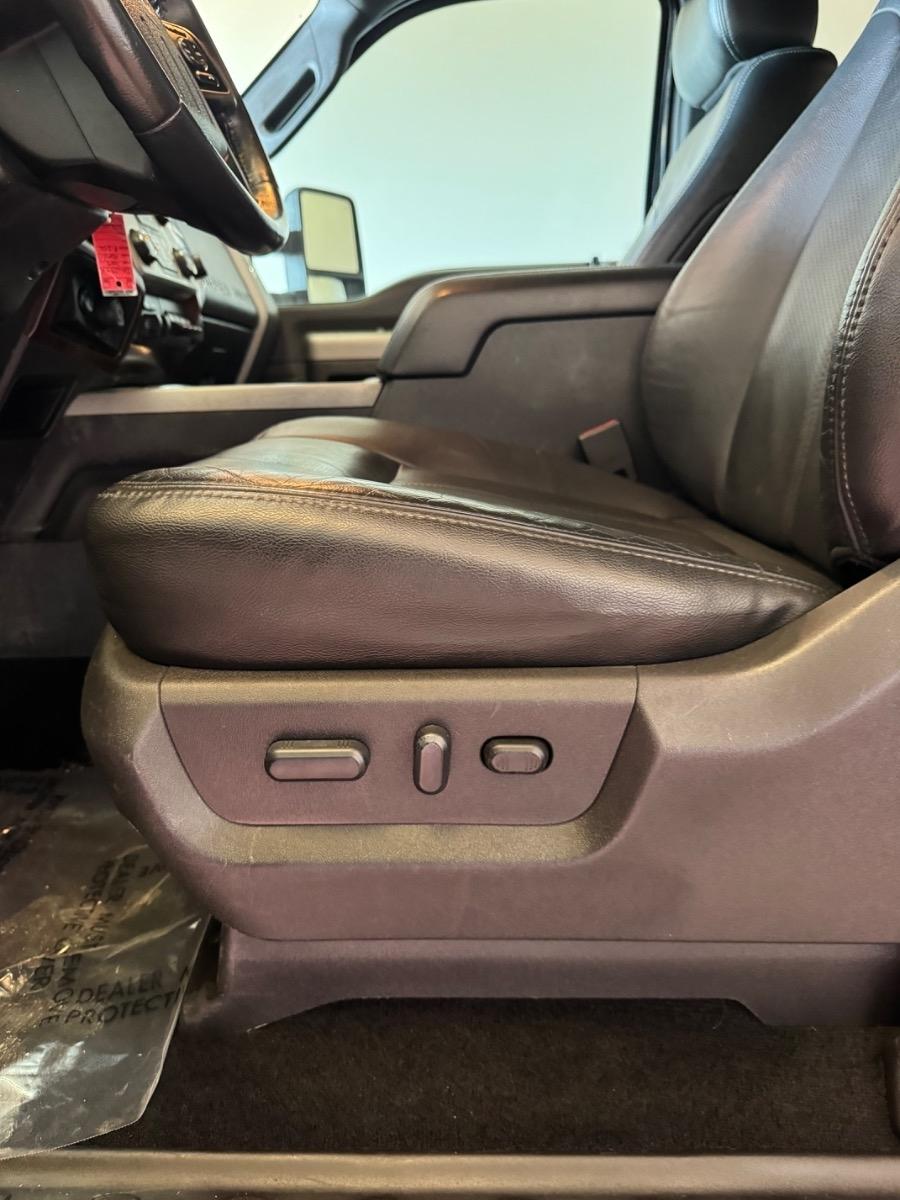 Ford Super Duty F-250 SRW 4WD Crew Cab 172" Platinum 2015