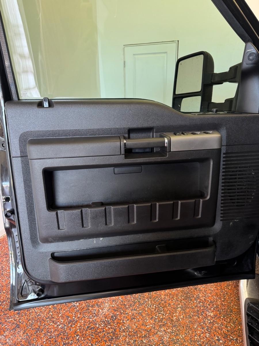 Ford Super Duty F-250 SRW 4WD Crew Cab 172" Platinum 2015