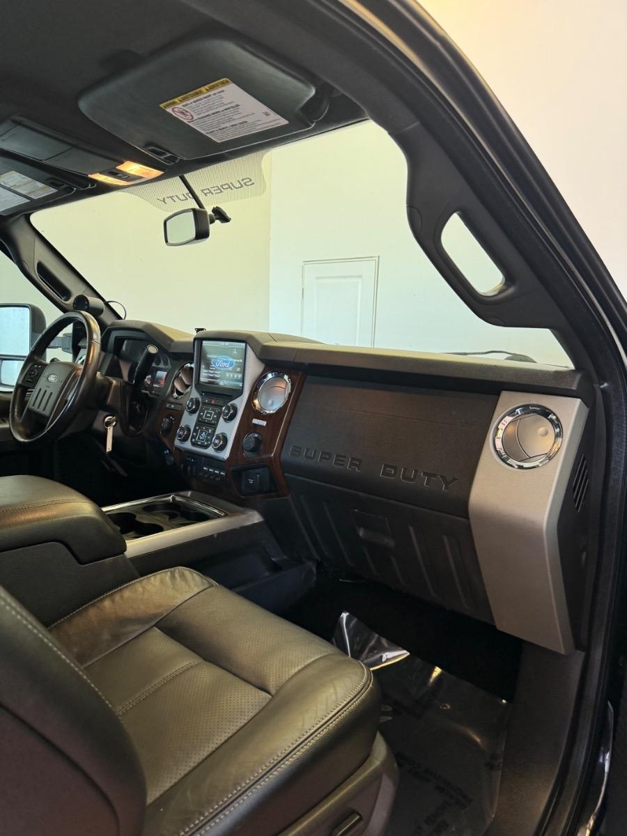 Ford Super Duty F-250 SRW 4WD Crew Cab 172" Platinum 2015