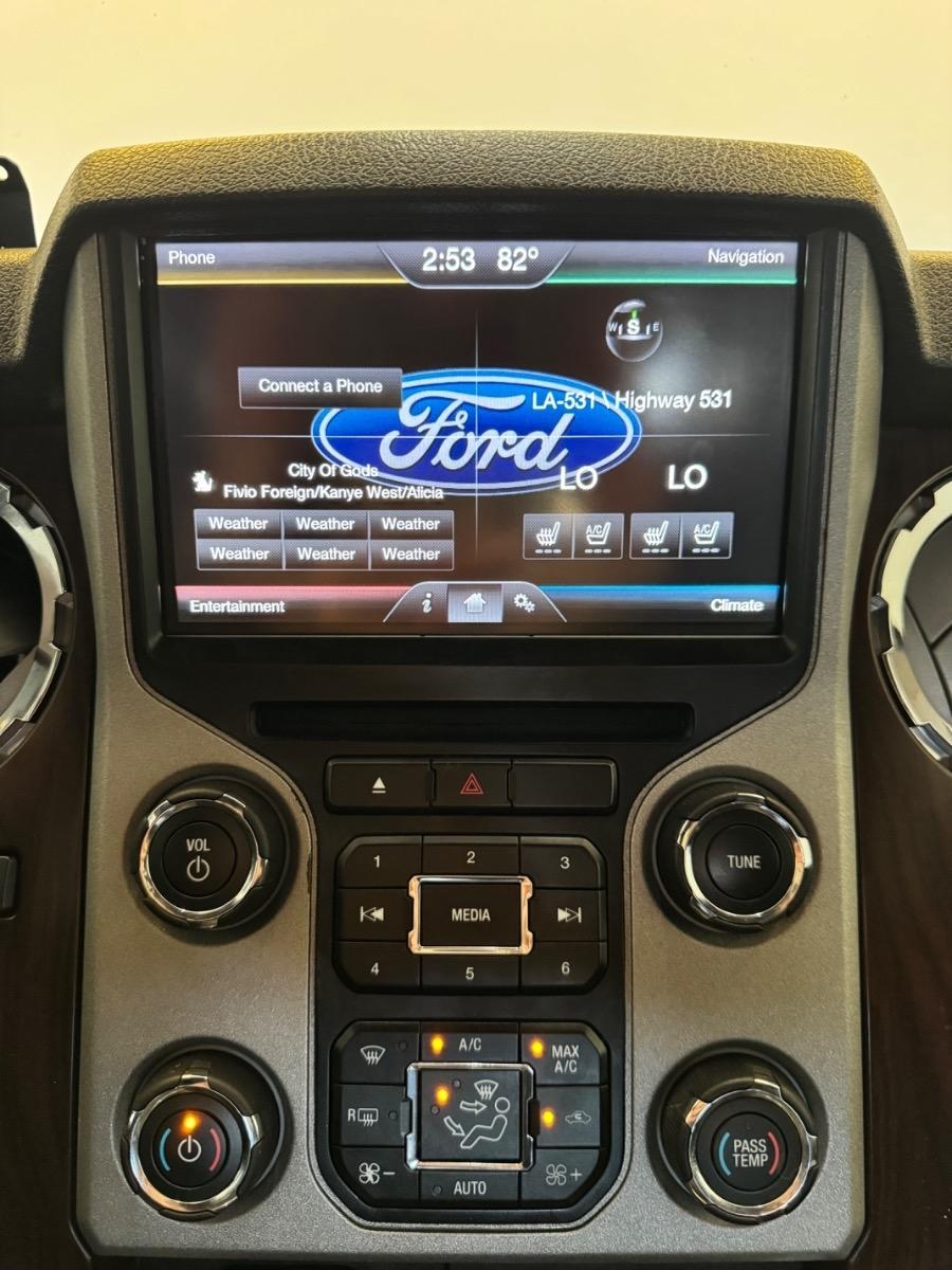 Ford Super Duty F-250 SRW 4WD Crew Cab 172" Platinum 2015