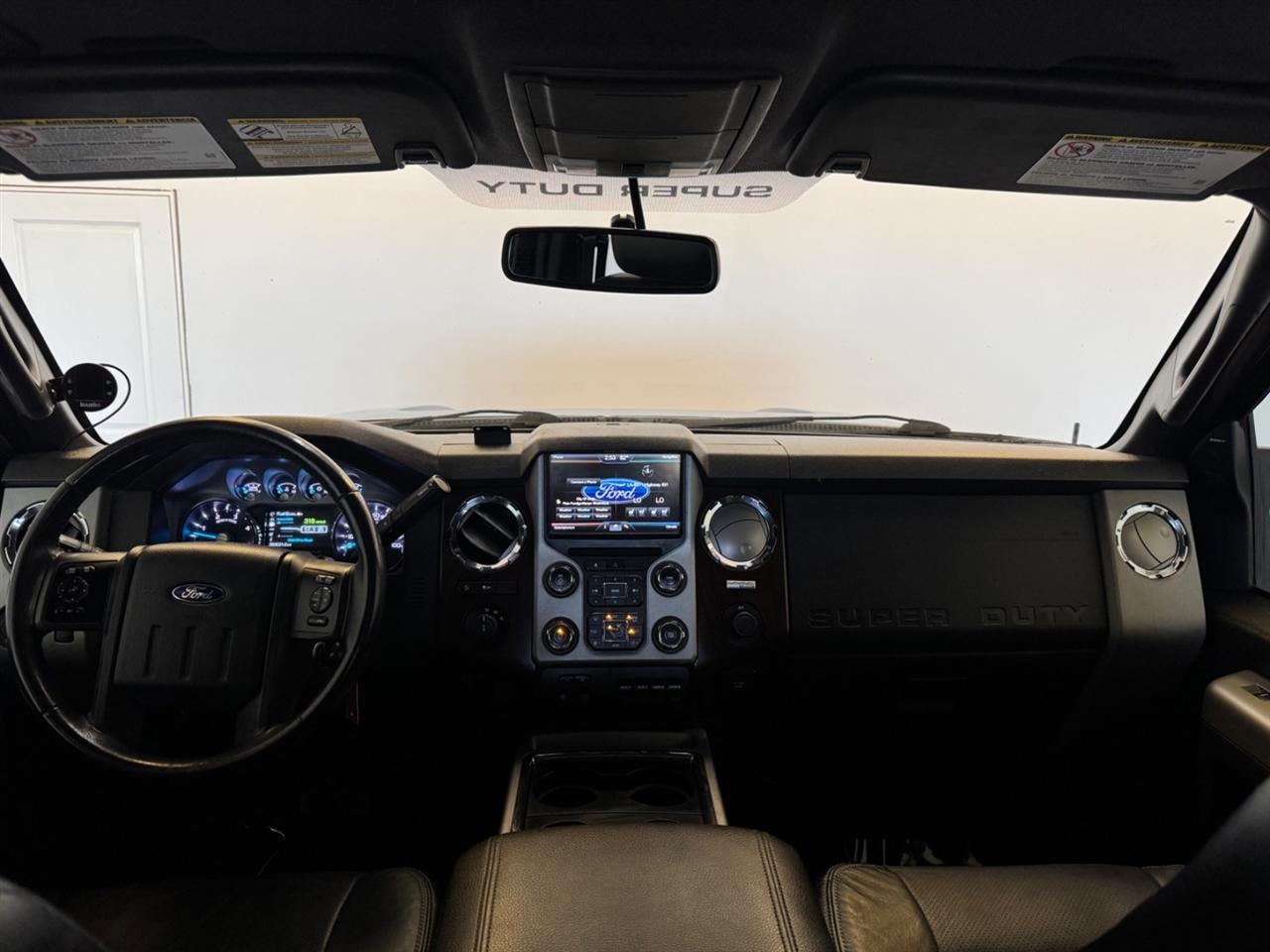 Ford Super Duty F-250 SRW 4WD Crew Cab 172" Platinum 2015