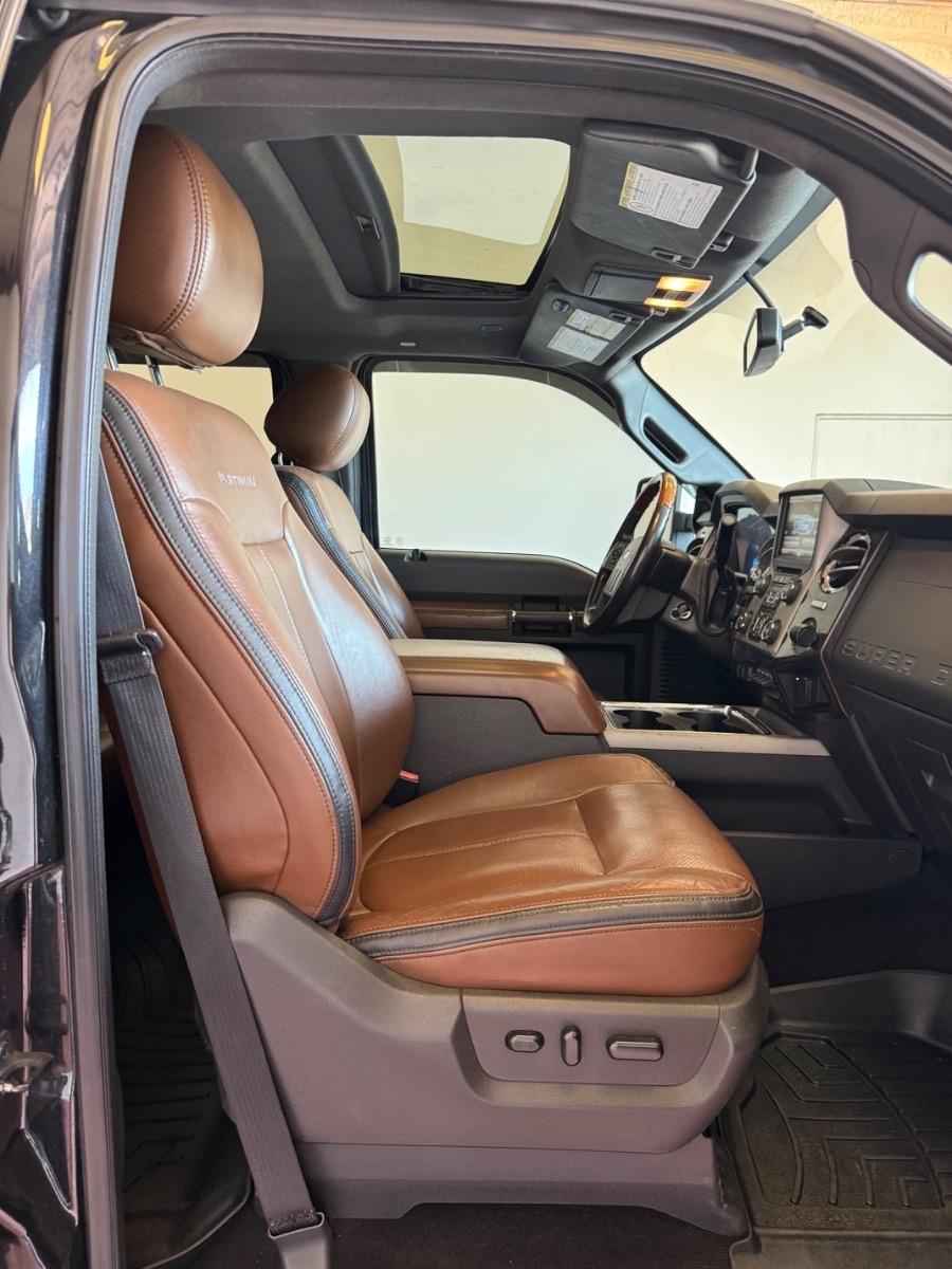 Ford Super Duty F-350 SRW 4WD Crew Cab 156" King Ranch 2015