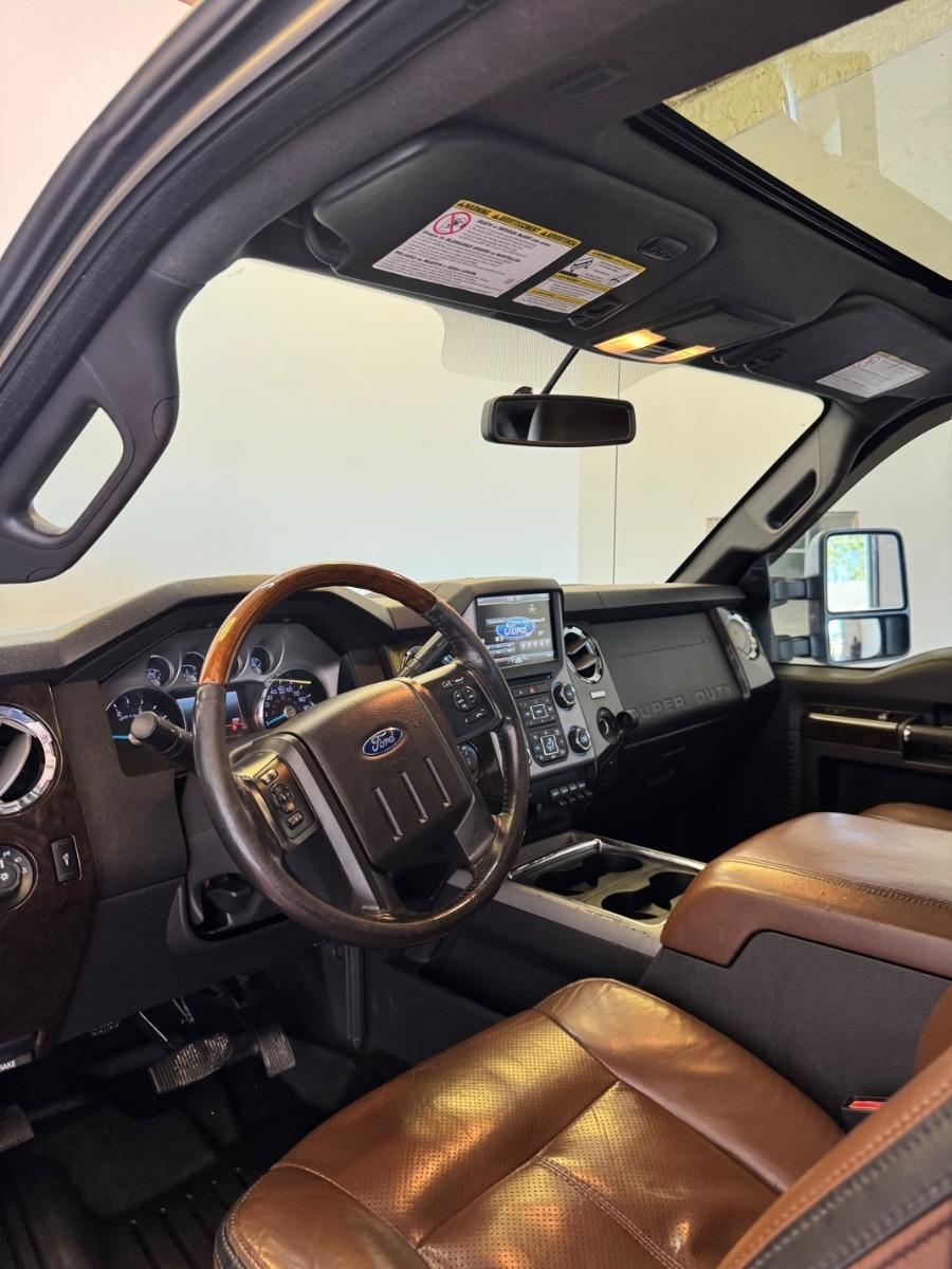 Ford Super Duty F-350 SRW 4WD Crew Cab 156" King Ranch 2015