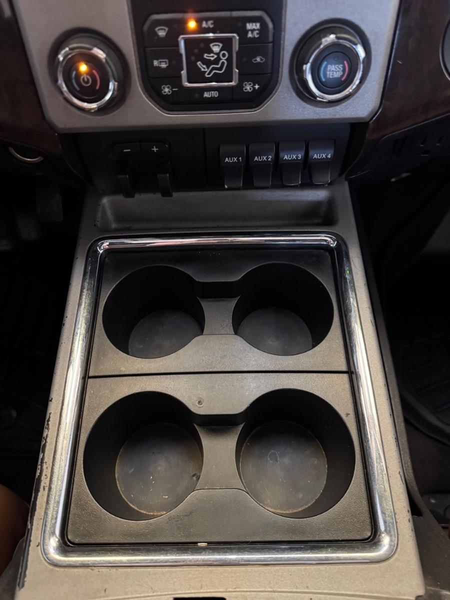 Ford Super Duty F-350 SRW 4WD Crew Cab 156" King Ranch 2015