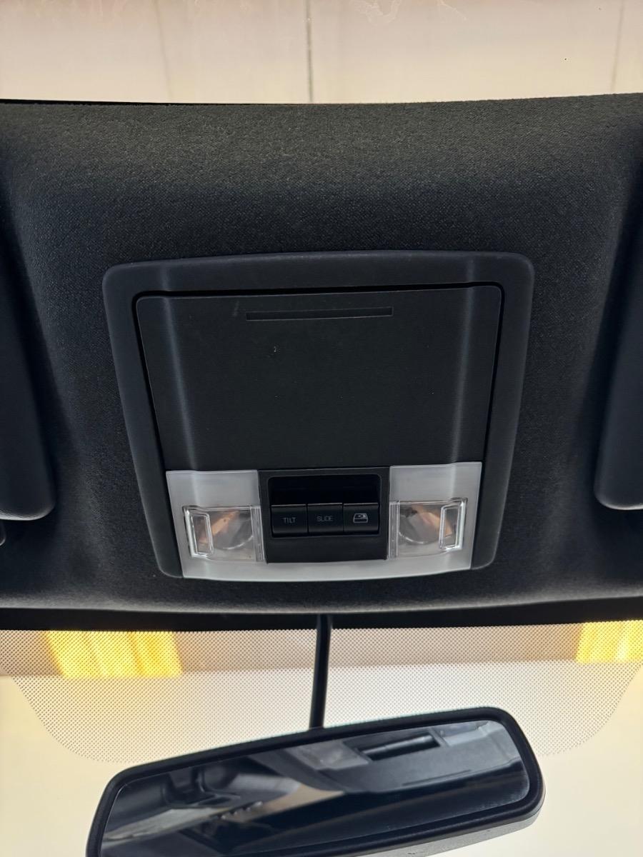 Ford Super Duty F-350 SRW 4WD Crew Cab 156" King Ranch 2015