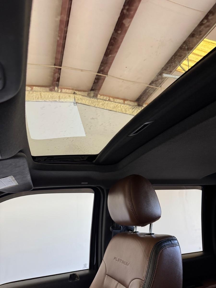 Ford Super Duty F-350 SRW 4WD Crew Cab 156" King Ranch 2015