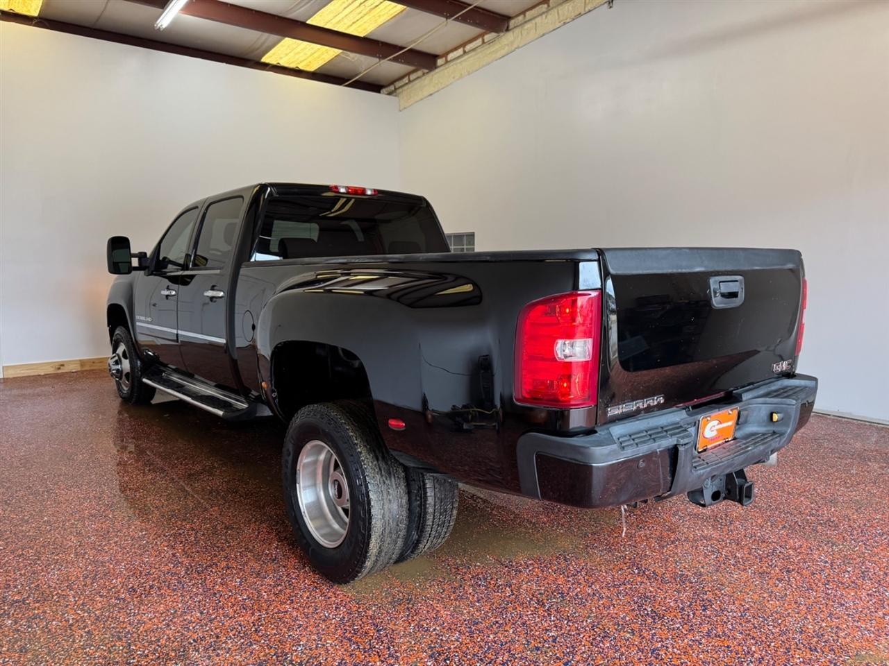 GMC Sierra 3500HD 4WD Crew Cab 167.7" Denali 2013