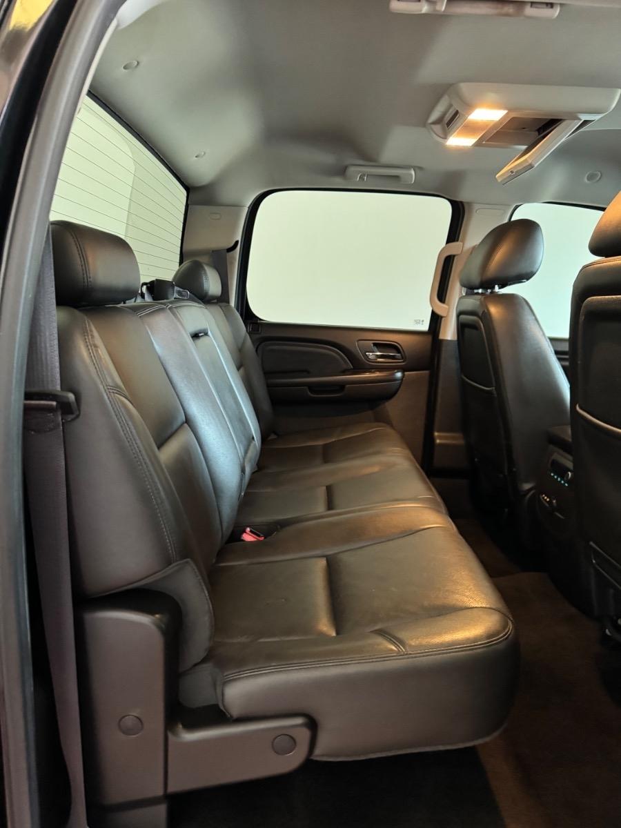 GMC Sierra 3500HD 4WD Crew Cab 167.7" Denali 2013