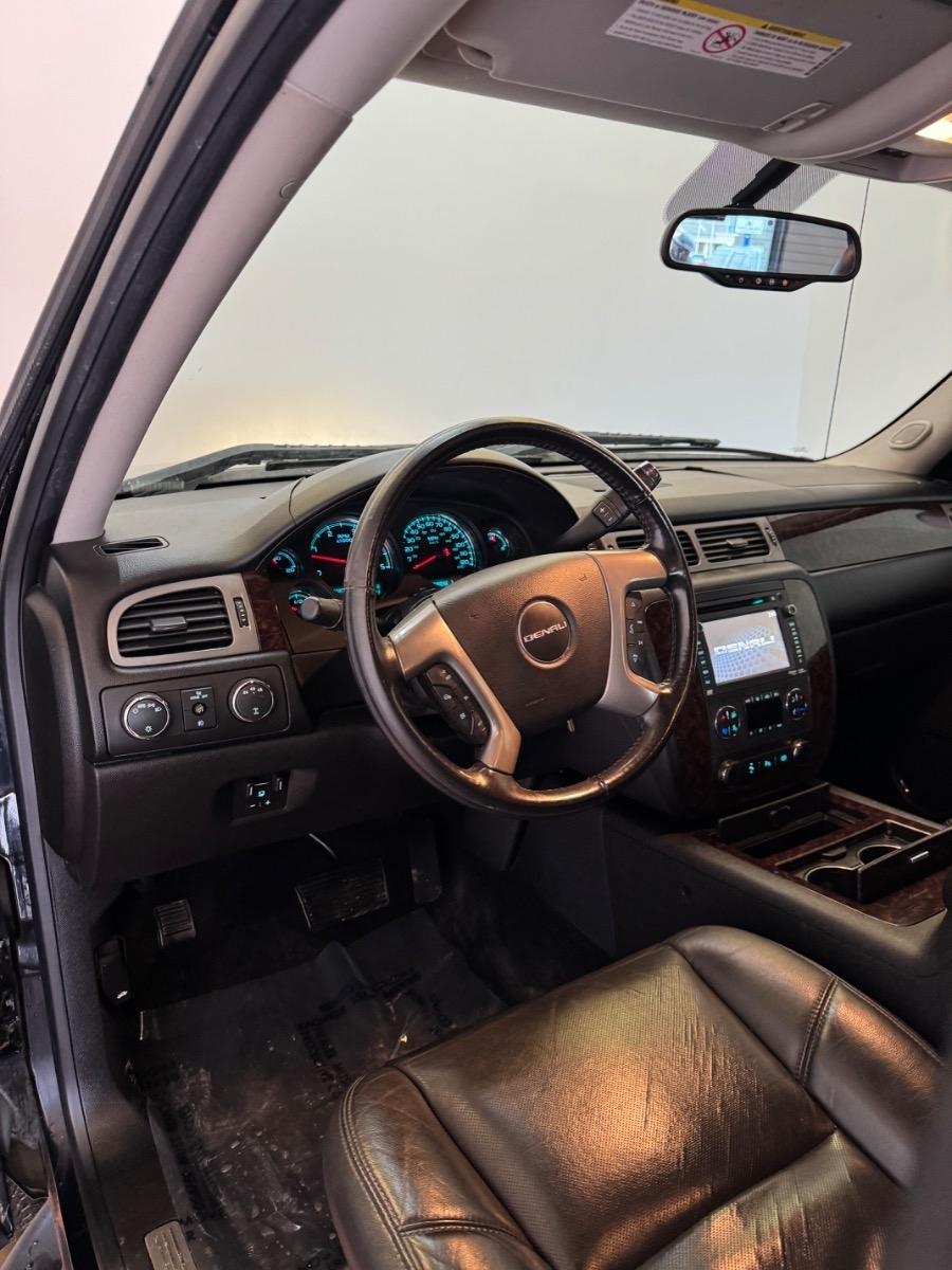 GMC Sierra 3500HD 4WD Crew Cab 167.7" Denali 2013