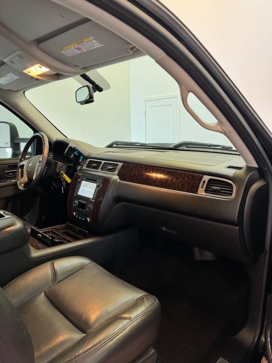 GMC Sierra 3500HD 4WD Crew Cab 167.7" Denali 2013