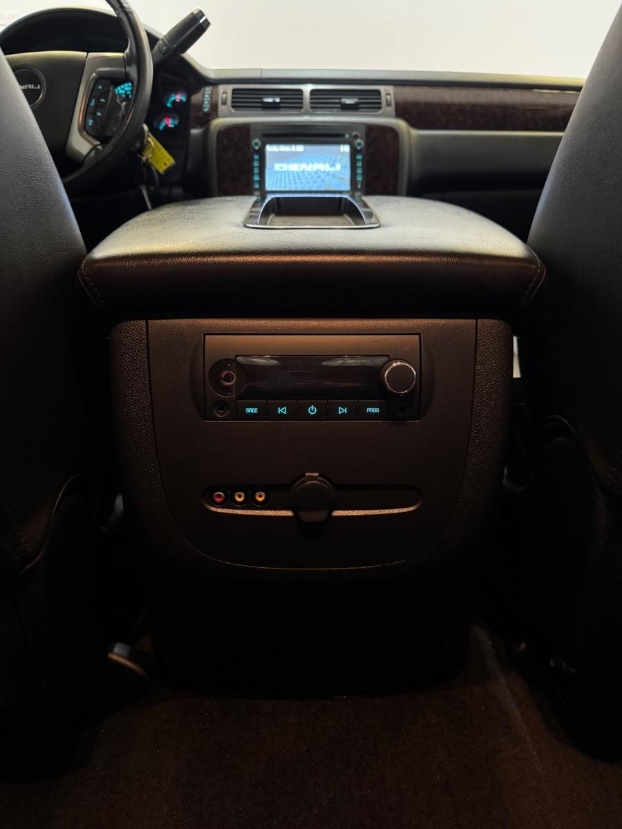 GMC Sierra 3500HD 4WD Crew Cab 167.7" Denali 2013