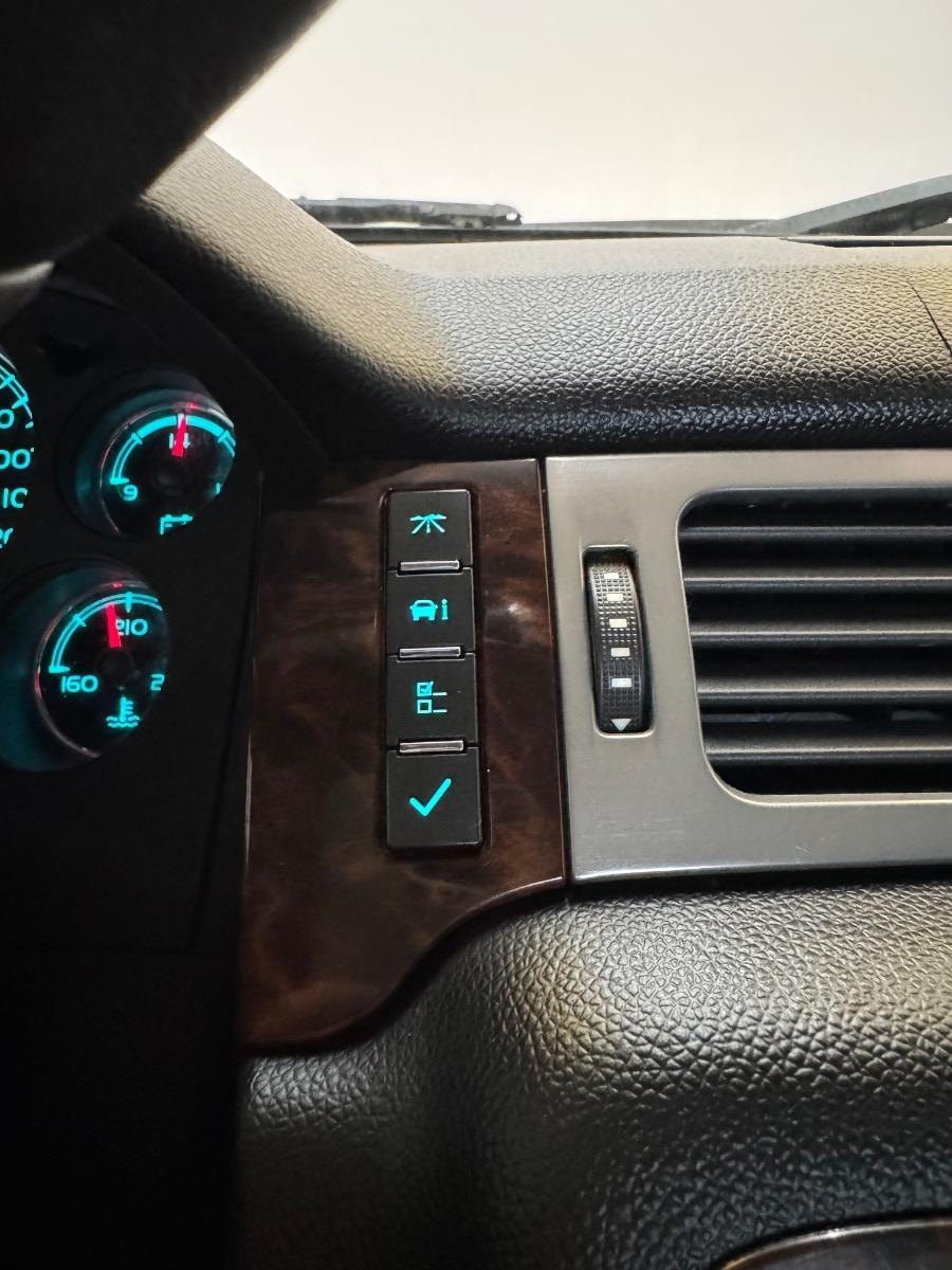 GMC Sierra 3500HD 4WD Crew Cab 167.7" Denali 2013