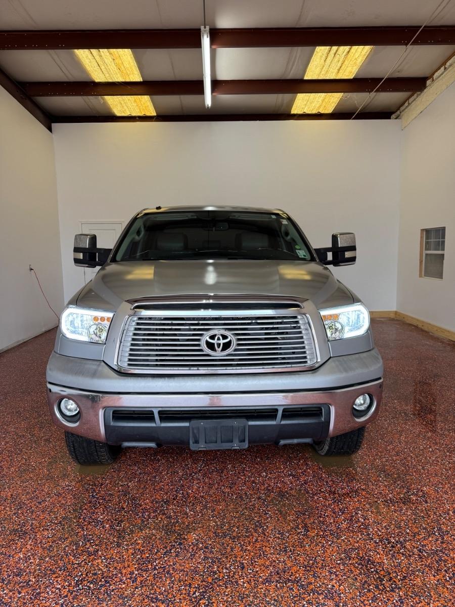 Toyota Tundra 4WD Truck CrewMax 5.7L FFV V8 6-Spd AT LTD (Natl) 2012