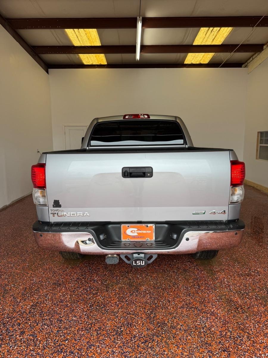 Toyota Tundra 4WD Truck CrewMax 5.7L FFV V8 6-Spd AT LTD (Natl) 2012