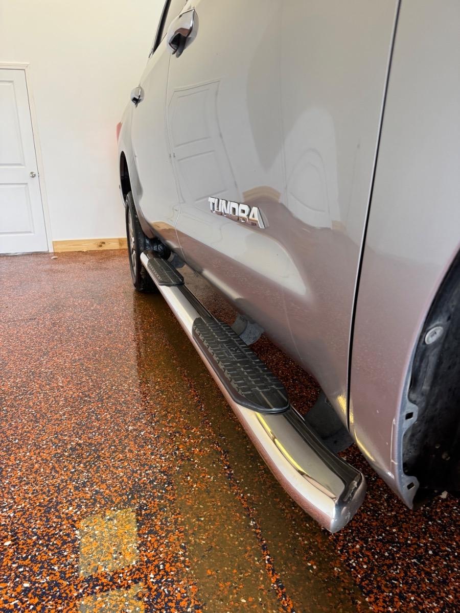 Toyota Tundra 4WD Truck CrewMax 5.7L FFV V8 6-Spd AT LTD (Natl) 2012