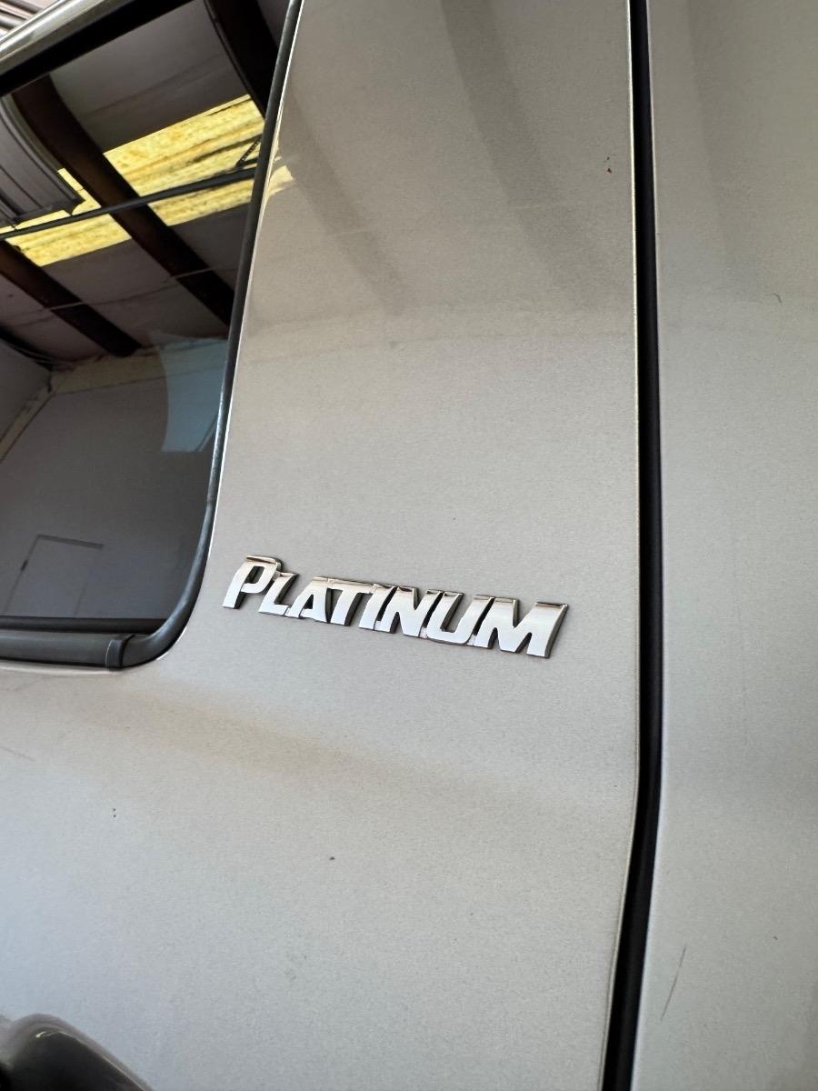 Toyota Tundra 4WD Truck CrewMax 5.7L FFV V8 6-Spd AT LTD (Natl) 2012