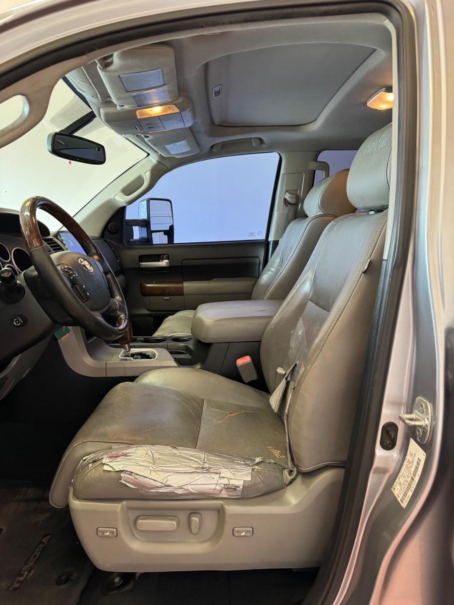 Toyota Tundra 4WD Truck CrewMax 5.7L FFV V8 6-Spd AT LTD (Natl) 2012