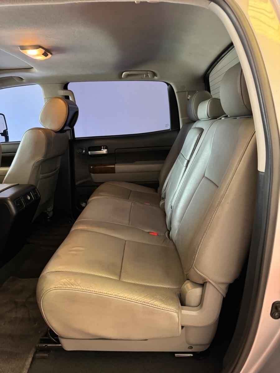 Toyota Tundra 4WD Truck CrewMax 5.7L FFV V8 6-Spd AT LTD (Natl) 2012