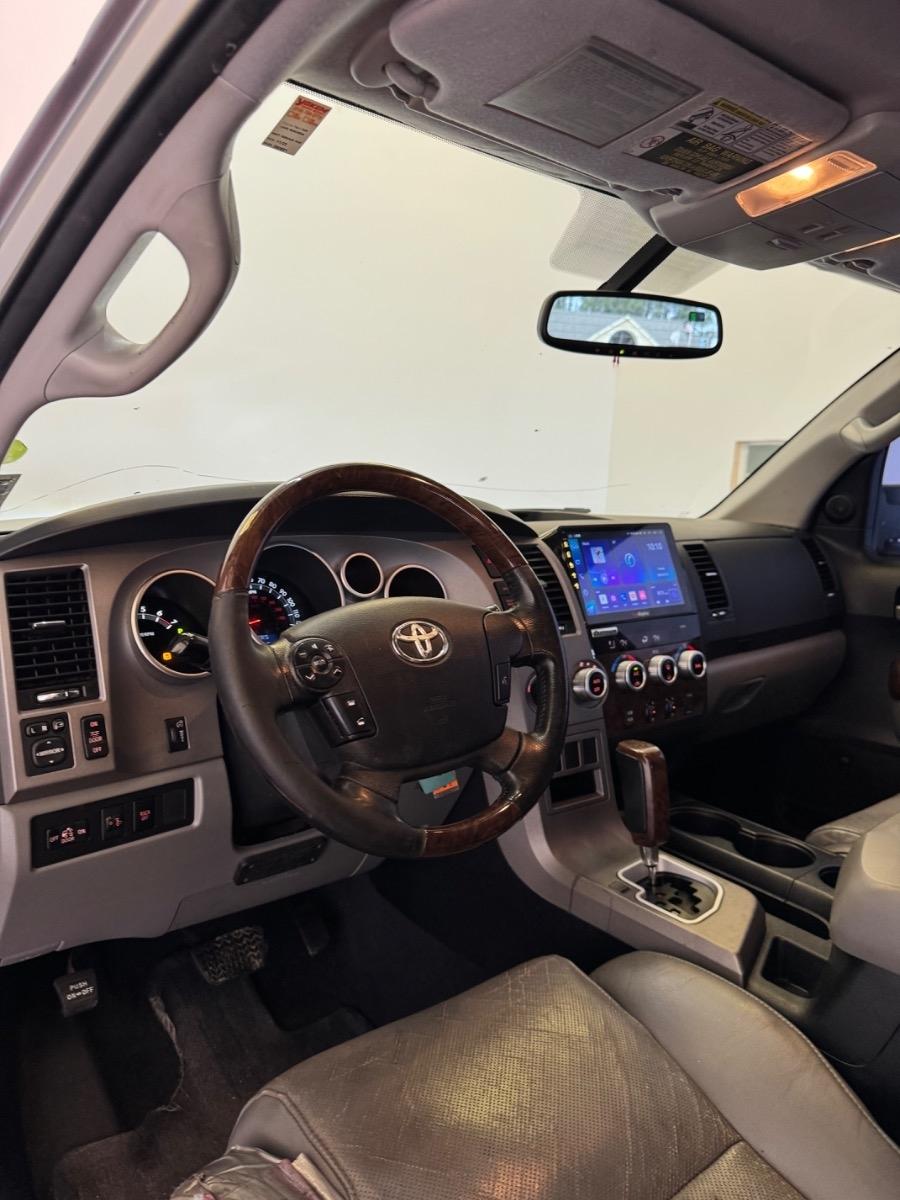 Toyota Tundra 4WD Truck CrewMax 5.7L FFV V8 6-Spd AT LTD (Natl) 2012