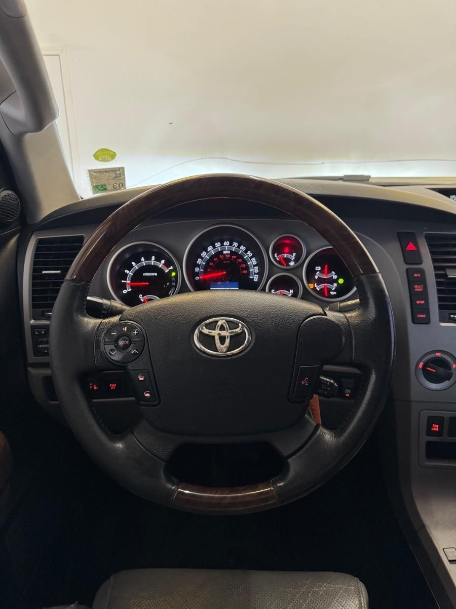 Toyota Tundra 4WD Truck CrewMax 5.7L FFV V8 6-Spd AT LTD (Natl) 2012