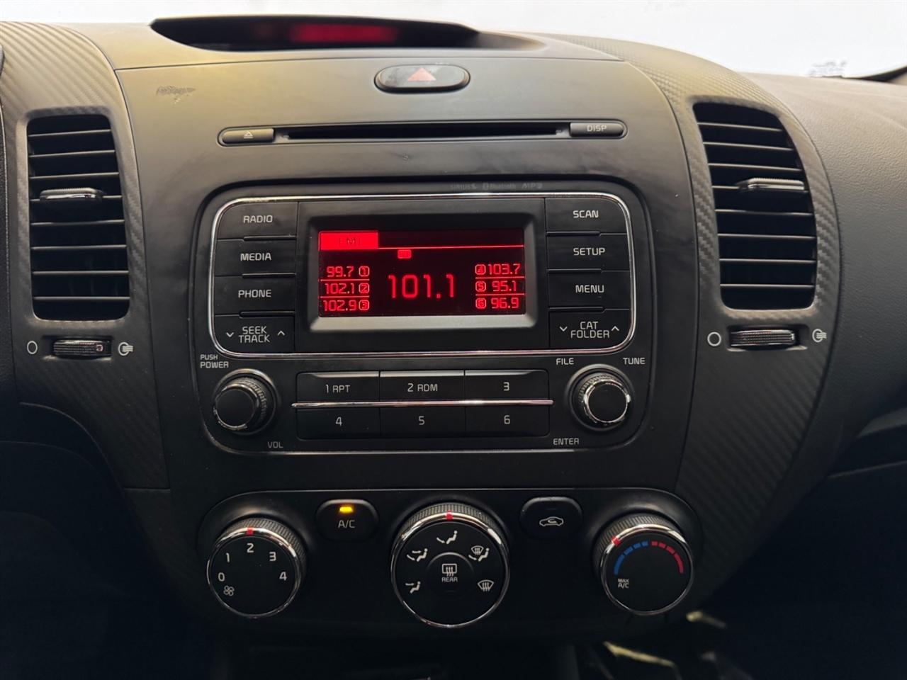 Kia Forte Koup 2dr Cpe Auto EX 2015