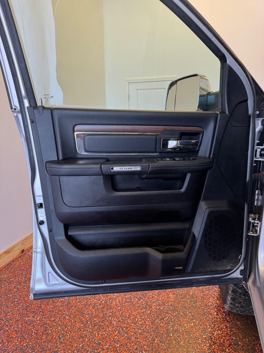 RAM 2500 4WD Crew Cab 149" Laramie 2016