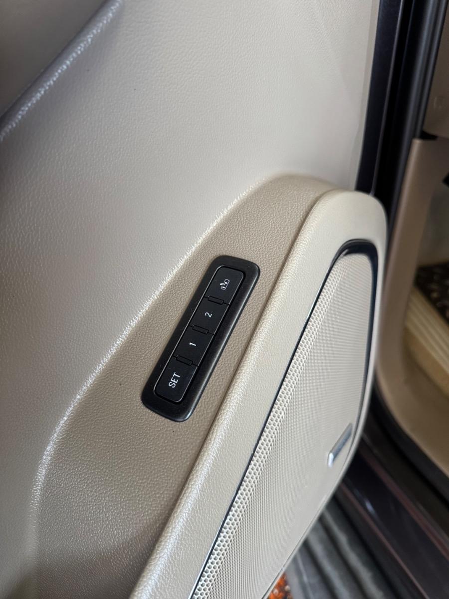 Chevrolet Tahoe 2WD 4dr LT 2015