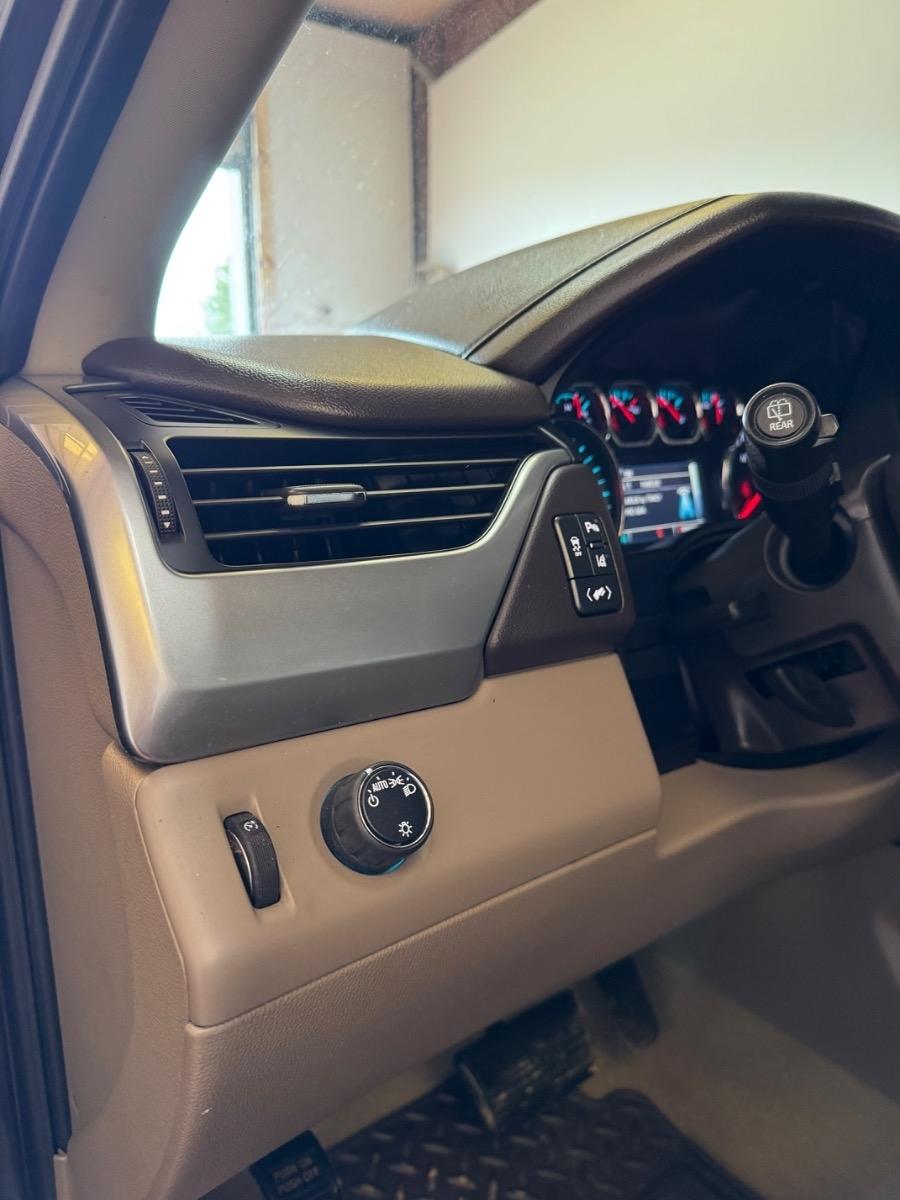 Chevrolet Tahoe 2WD 4dr LT 2015