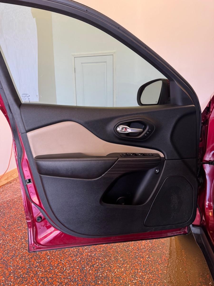 Jeep Cherokee FWD 4dr Limited 2015