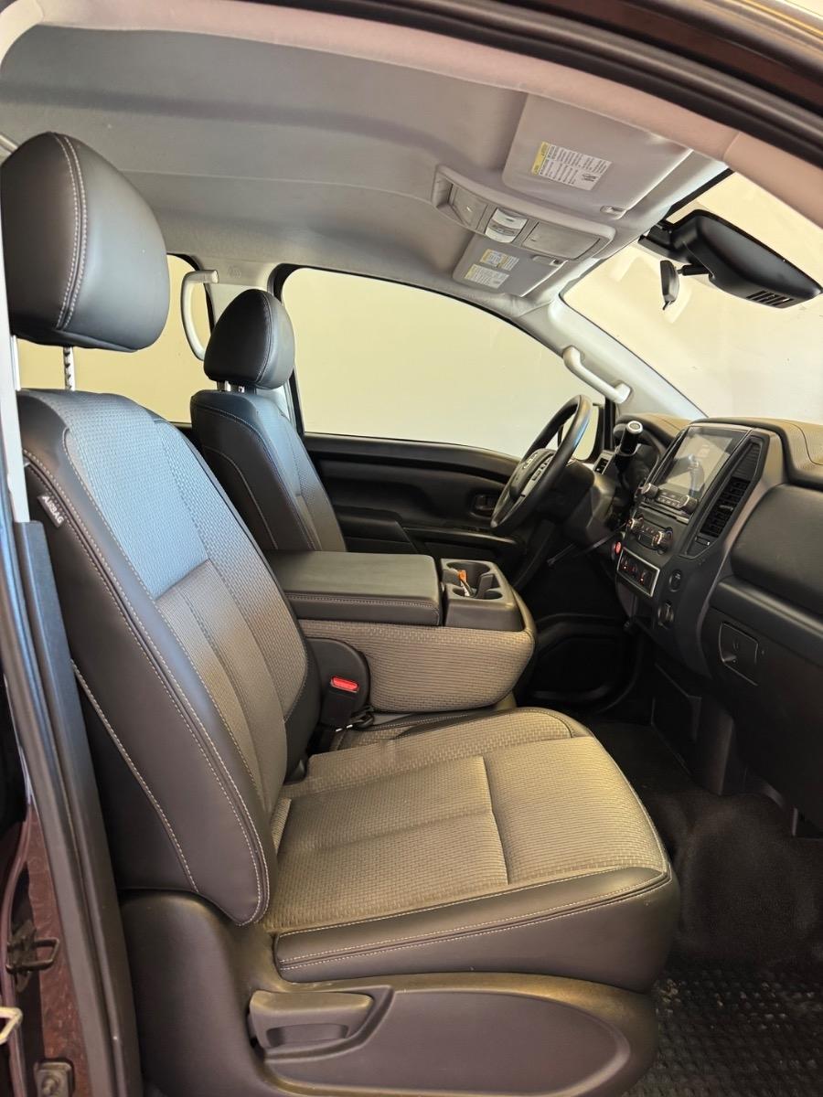 Nissan Titan 4x2 Crew Cab S 2021