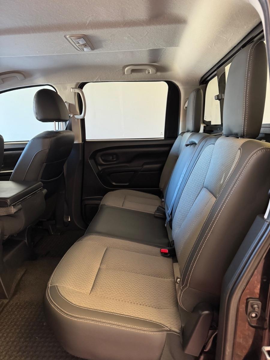 Nissan Titan 4x2 Crew Cab S 2021