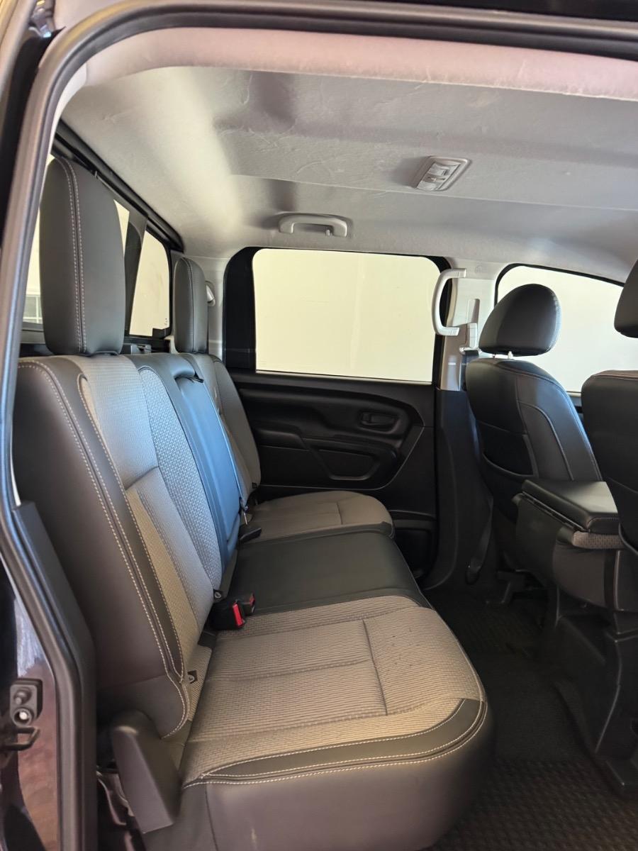 Nissan Titan 4x2 Crew Cab S 2021