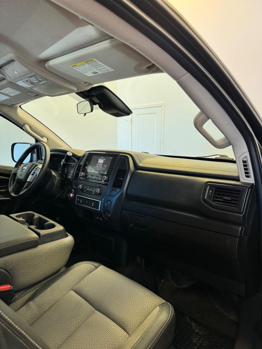 Nissan Titan 4x2 Crew Cab S 2021