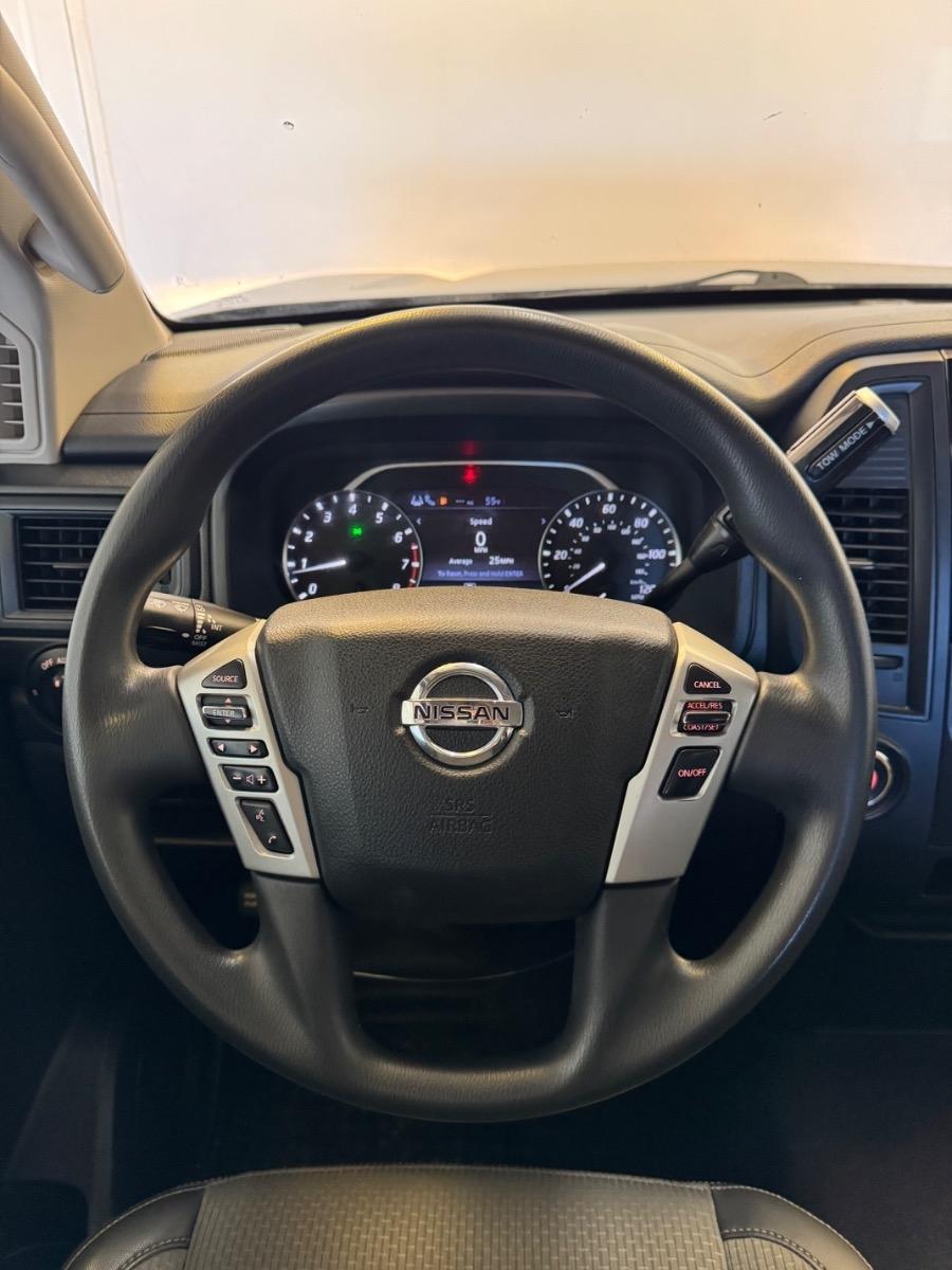 Nissan Titan 4x2 Crew Cab S 2021