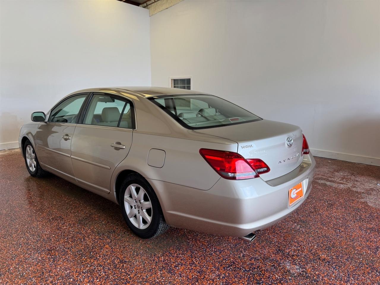 Toyota Avalon 4dr Sdn Touring (Natl) 2008