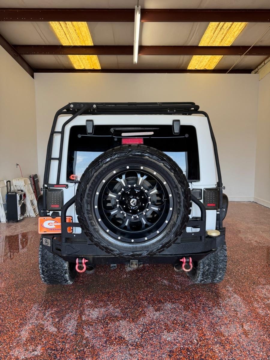 Jeep Wrangler Unlimited 4WD 4dr Sahara 2015