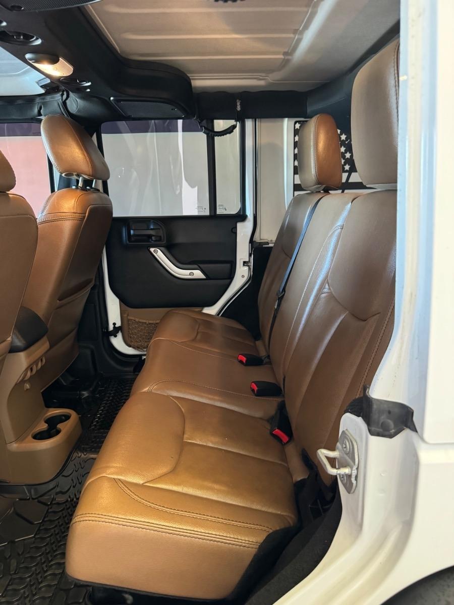 Jeep Wrangler Unlimited 4WD 4dr Sahara 2015